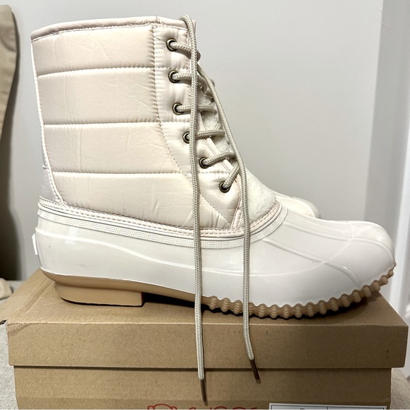 Sugar Women’s Round Toe Lace-Up Duck Boots - Size 11 - Picture 9 of 9